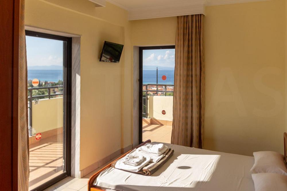 Villa Panorama Hotel Polychrono Luaran gambar